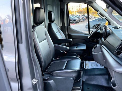 Used 2022 Ford E-Transit Medium Roof image 8