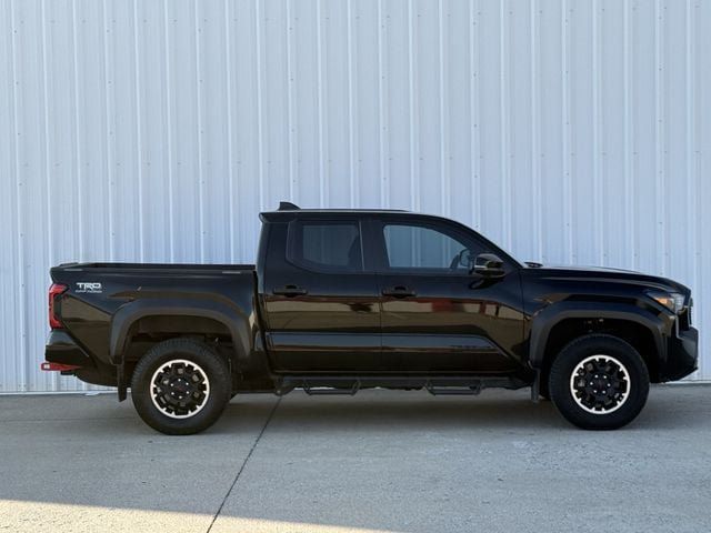 Used 2024 Toyota Tacoma TRD Off-Road w/ TRD Off Road Upgrade Package AWD/4WD image 3