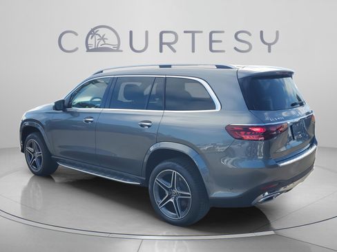Certified 2026 Mercedes-Benz GLS 450 4MATIC image 3