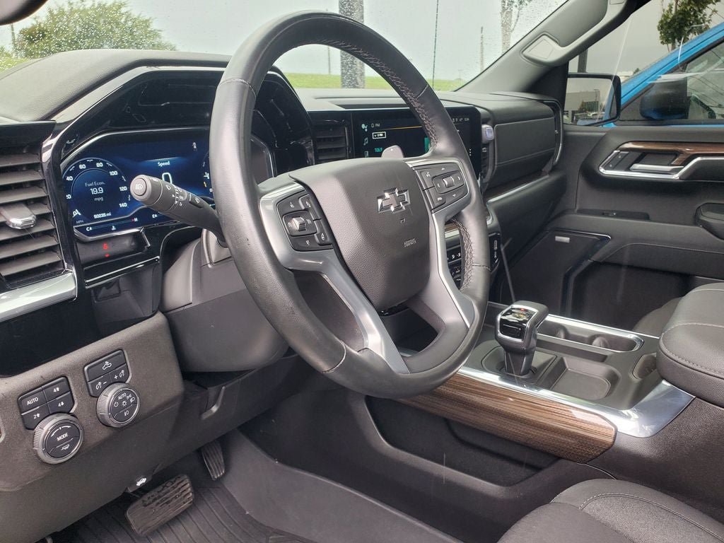 Used 2023 Chevrolet Silverado 1500 RST AWD/4WD image 11