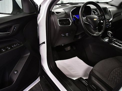 Used 2024 Chevrolet Equinox LT image 15