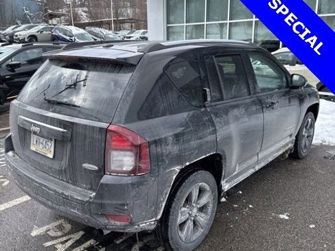 Used 2016 Jeep Compass Latitude image 17