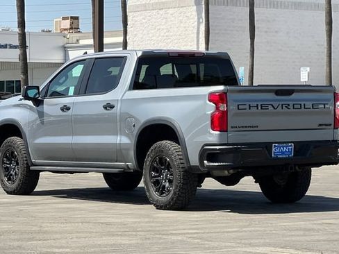 Used 2023 Chevrolet Silverado 1500 ZR2 w/ Technology Package AWD/4WD image 6