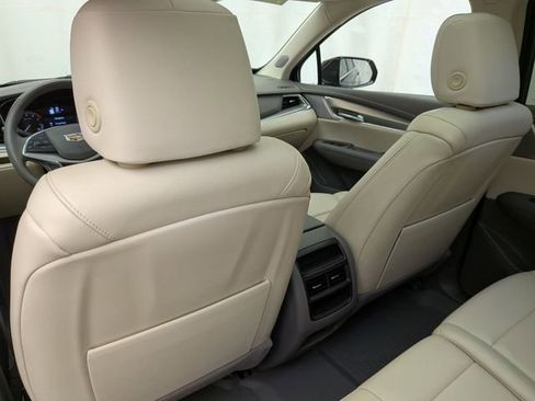 Certified 2023 Cadillac XT5 Premium Luxury w/ LPO, Floor Liner Package AWD/4WD image 23