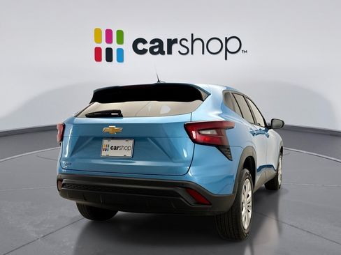 Used 2025 Chevrolet Trax LS w/ Driver Confidence Package FWD image 5