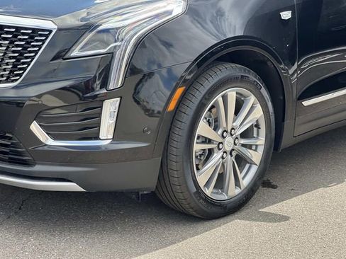 Certified 2025 Cadillac XT5 Premium Luxury w/ Technology Package AWD/4WD image 7