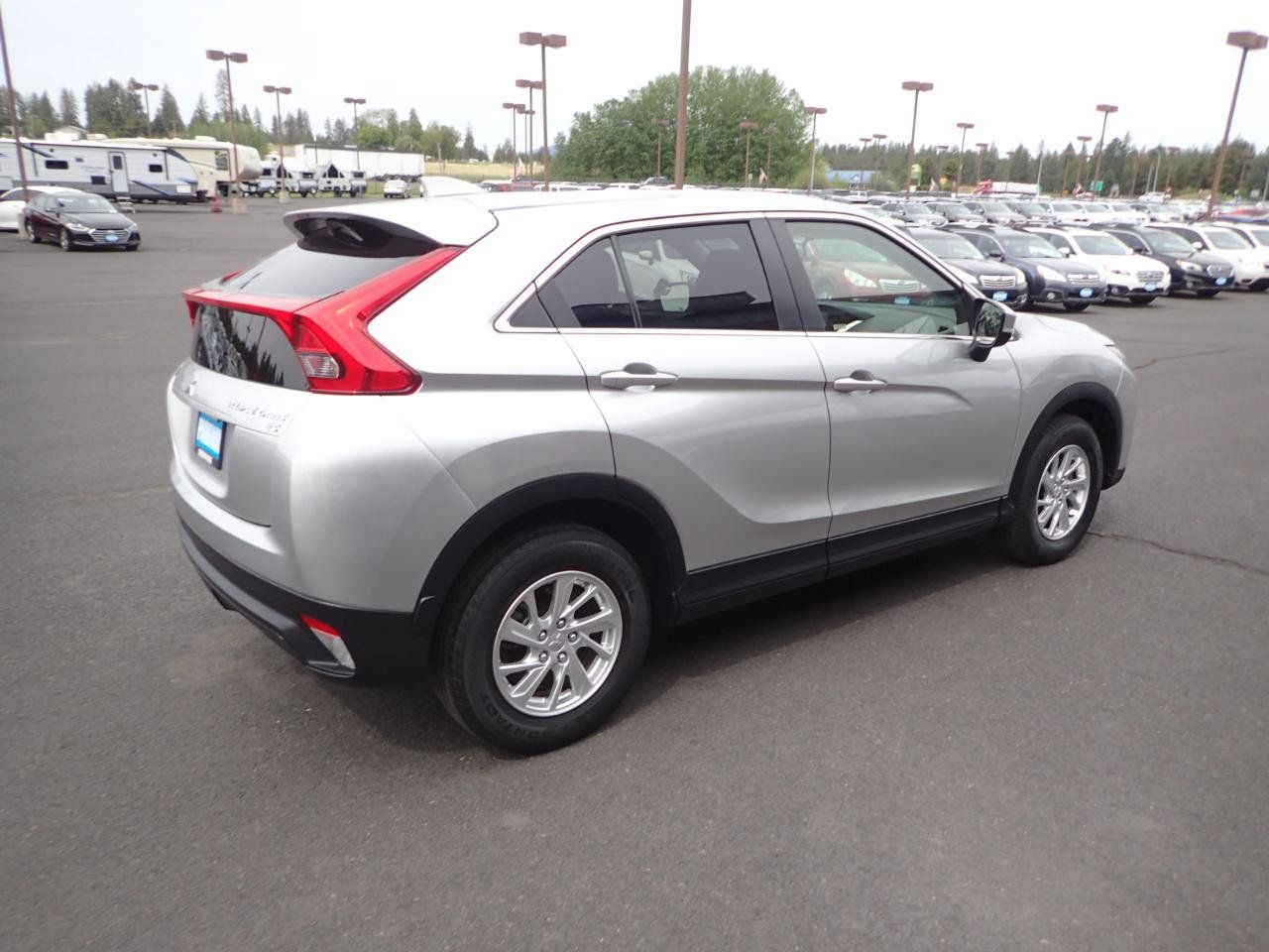 Used 2018 Mitsubishi Eclipse Cross ES FWD image 5