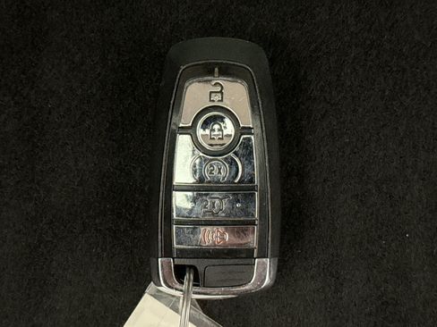 Used 2022 Lincoln Nautilus Reserve image 25