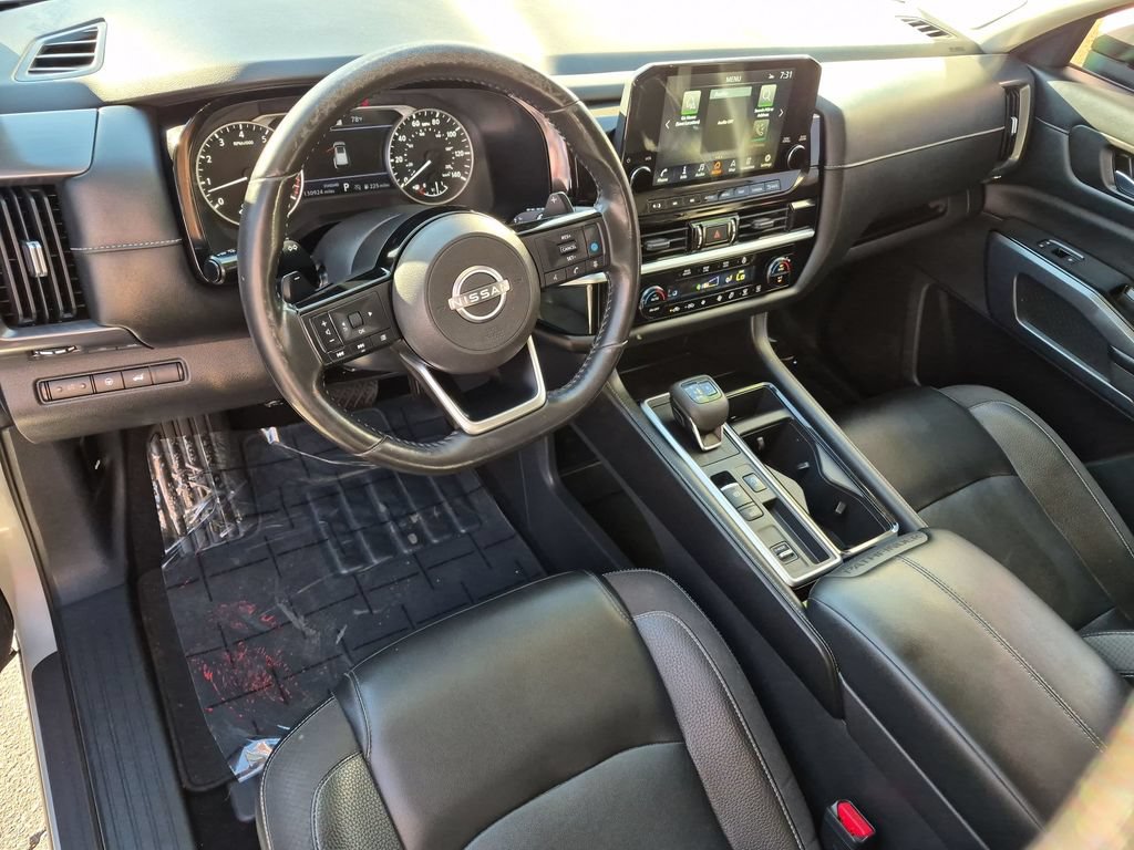 Used 2022 Nissan Pathfinder SL w/ SL Premium Package FWD image 2