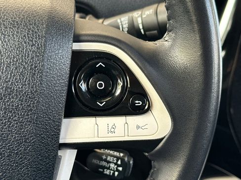 Used 2017 Toyota Prius Prime Premium image 28