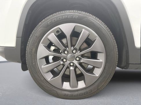 Used 2021 Jeep Cherokee Latitude Lux 80th Anniv w/ Quick Order Package 26U 80TH AWD/4WD image 24