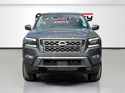 Used 2024 Nissan Frontier SL w/ Technology Package image 2