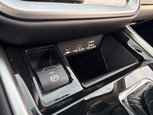 Certified 2025 Subaru Legacy Premium w/ Popular Package #1A AWD/4WD image 24