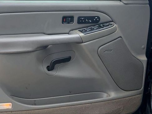 Used 2005 Chevrolet Tahoe LT w/ LT Preferred Equipment Group RWD image 19
