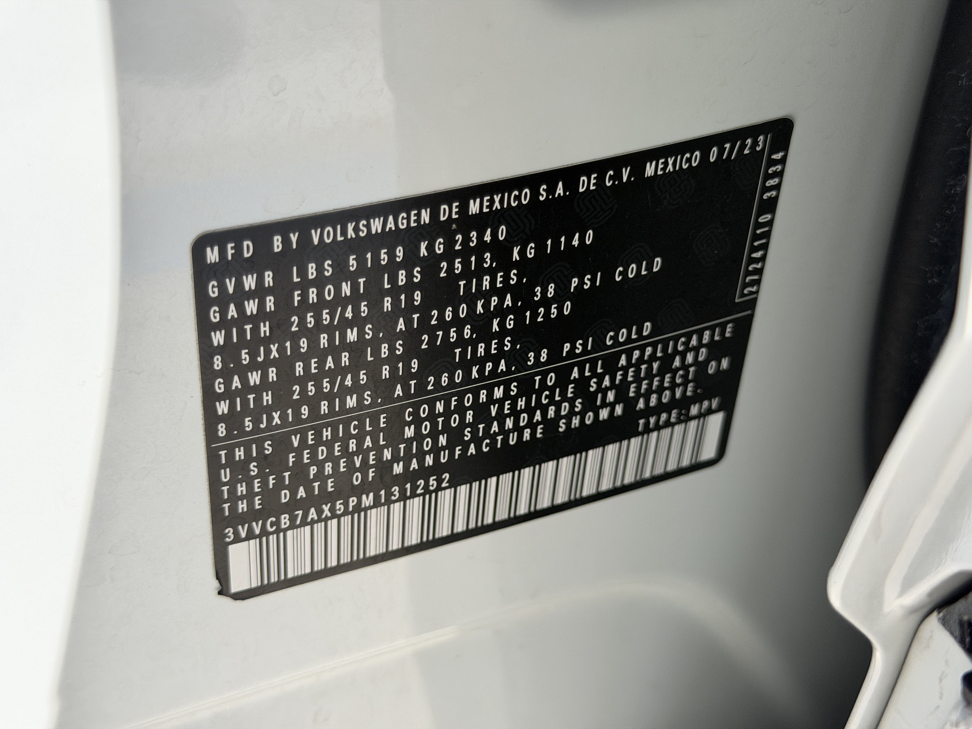 Certified 2023 Volkswagen Tiguan SE R-Line FWD image 35