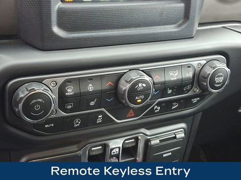 Used 2020 Jeep Wrangler Unlimited Sport image 19