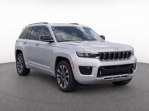 Used 2023 Jeep Grand Cherokee Overland w/ Adv Protech Group III RWD image 2