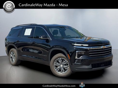 Used 2025 Chevrolet Traverse LT AWD/4WD image 1