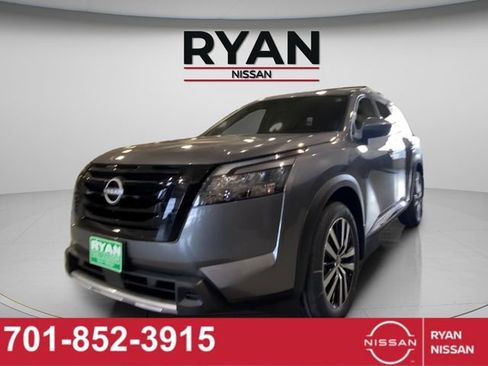New 2025 Nissan Pathfinder Platinum image 5