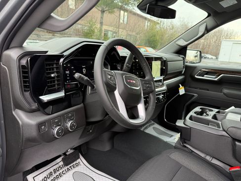 New 2026 GMC Sierra 1500 SLE w/ Max Trailering Package AWD/4WD image 13