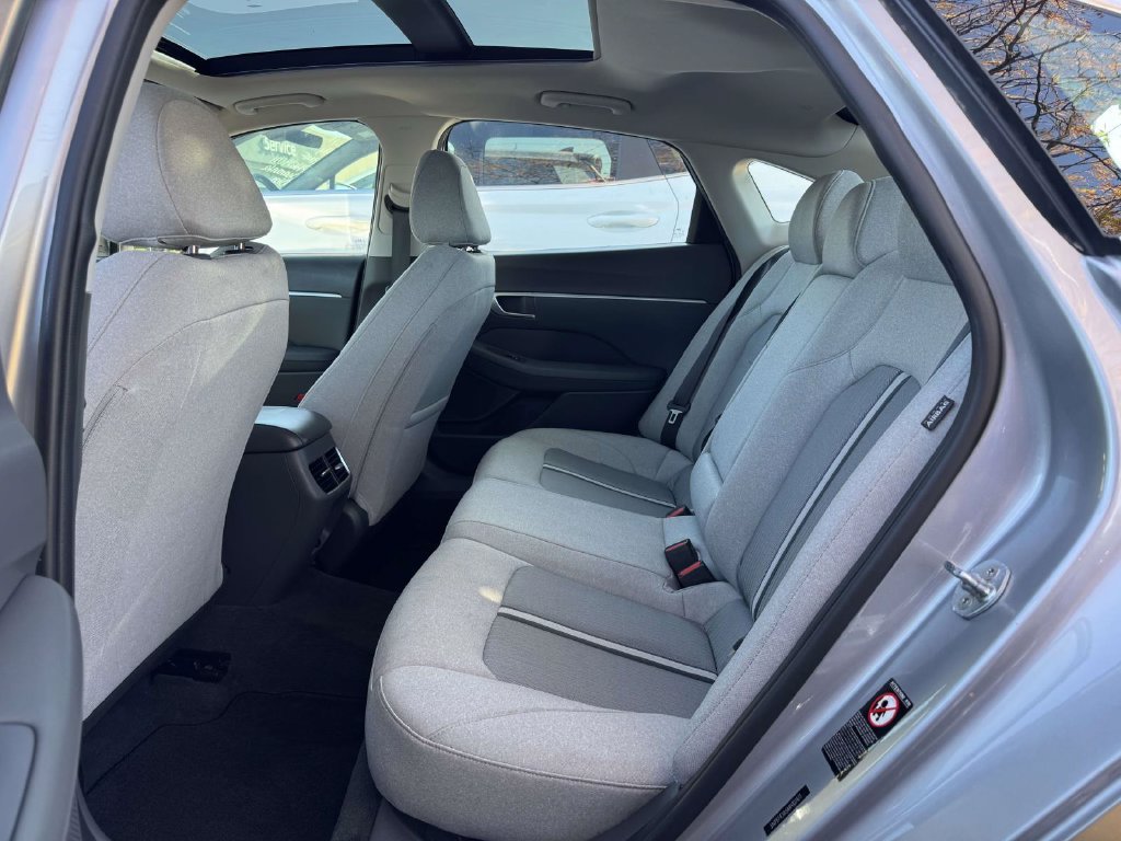 Used 2021 Hyundai Sonata SEL w/ Convenience Package FWD image 12