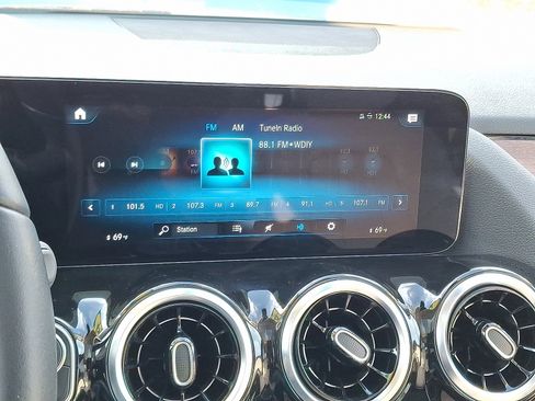 Used 2023 Mercedes-Benz GLA 250 4MATIC image 18