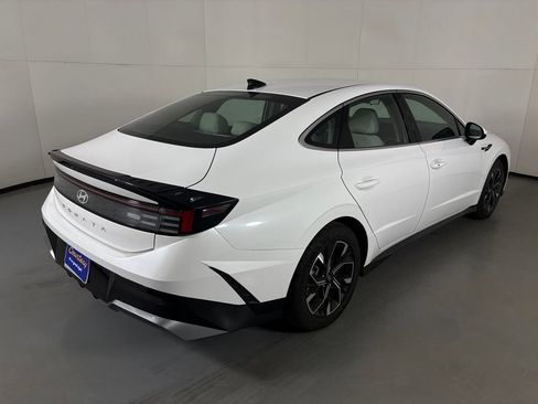 Used 2025 Hyundai Sonata SEL FWD image 8