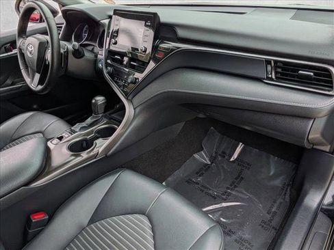 Used 2021 Toyota Camry SE image 19