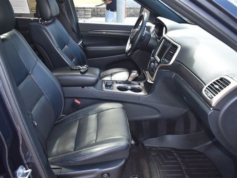 Used 2016 Jeep Grand Cherokee Limited w/ Luxury Group II AWD/4WD image 31