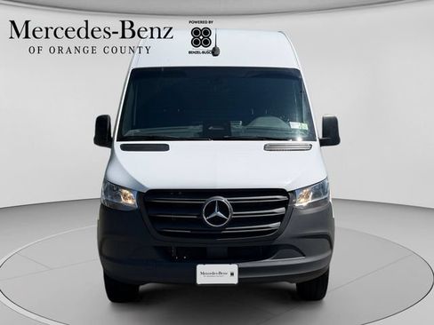 Used 2025 Mercedes-Benz Sprinter 3500 image 5