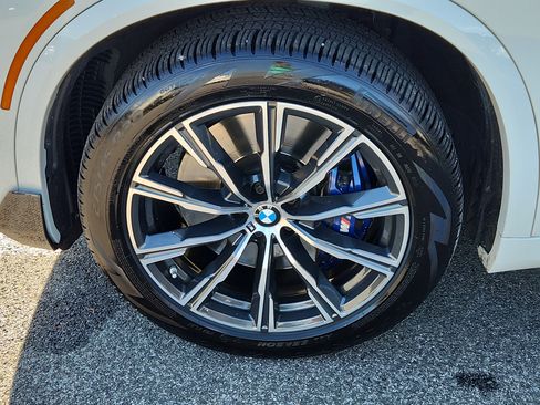 Used 2020 BMW X5 M50i w/ Executive Package image 9