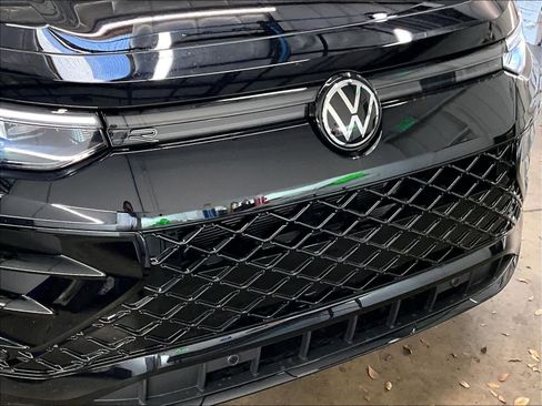 New 2026 Volkswagen Tiguan SE R-Line image 34