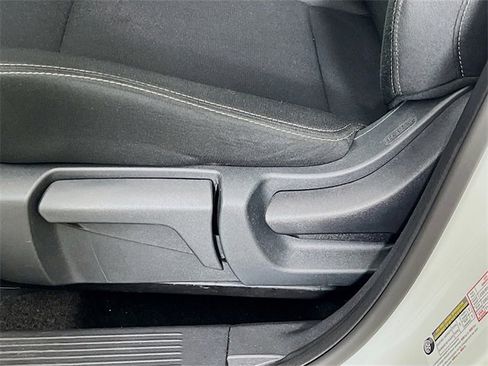 Used 2023 Nissan Rogue S image 11