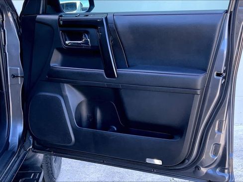 Used 2021 Toyota 4Runner Venture AWD/4WD image 27