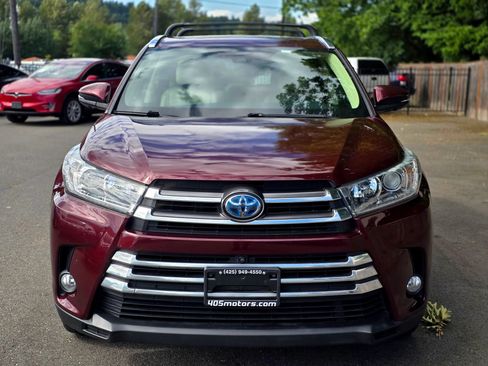 Used 2017 Toyota Highlander Limited Platinum AWD/4WD image 2