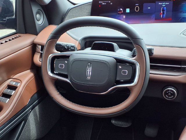New 2026 Lincoln Navigator Reserve AWD/4WD image 10