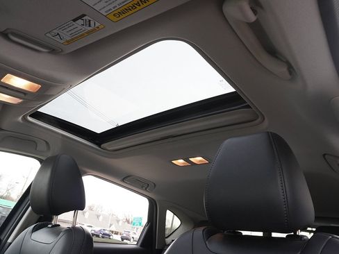 Used 2019 MAZDA CX-5 Touring image 21