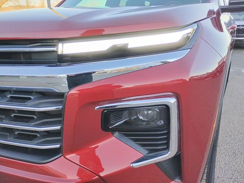 Used 2024 Chevrolet Traverse LT w/ Trailering Package image 9