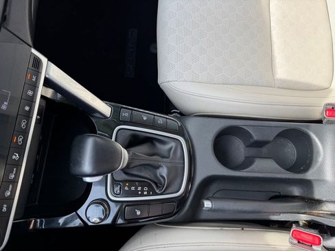 Used 2022 Kia Seltos EX image 12