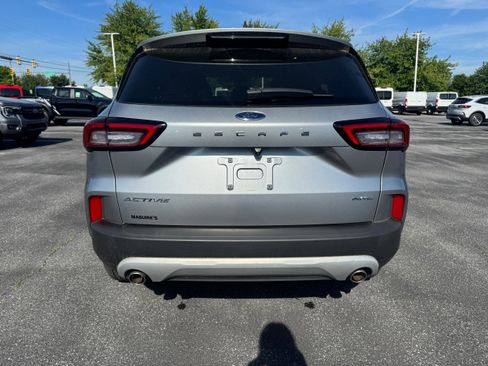 Used 2024 Ford Escape Active AWD/4WD image 4