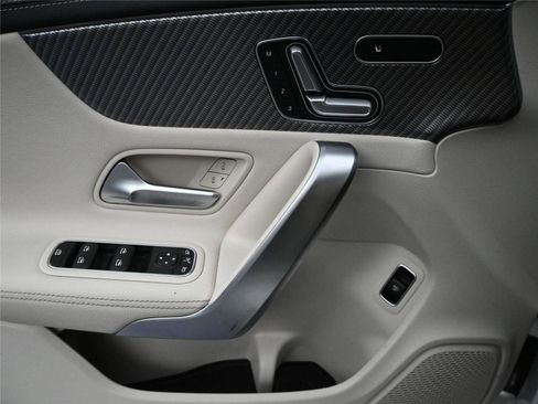 Used 2024 Mercedes-Benz CLA 250 4MATIC image 8