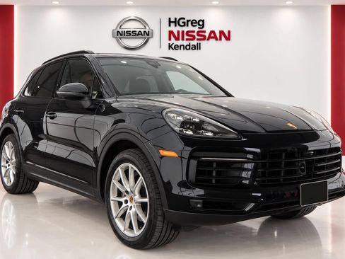 Used 2019 Porsche Cayenne w/ Premium Plus Package AWD/4WD image 4