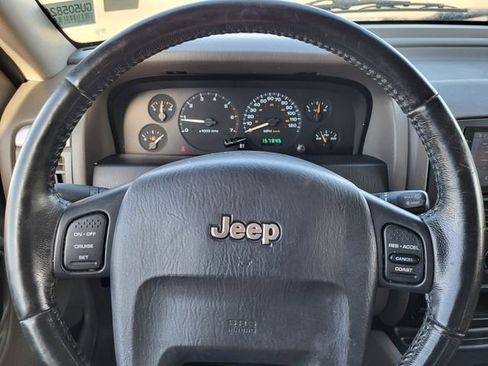 Used 2004 Jeep Grand Cherokee Laredo w/ Cold Weather Group AWD/4WD image 15