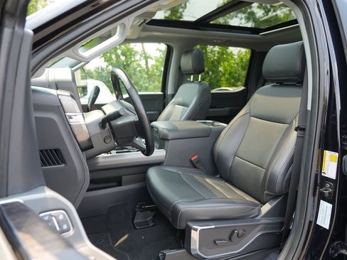 Used 2024 Ford F350 Lariat w/ Lariat Ultimate Package AWD/4WD image 12