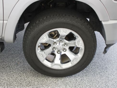 Used 2020 RAM 1500 Big Horn AWD/4WD image 5
