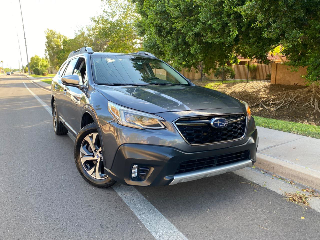 Used 2020 Subaru Outback Touring w/ Popular Package #2 AWD/4WD image 2