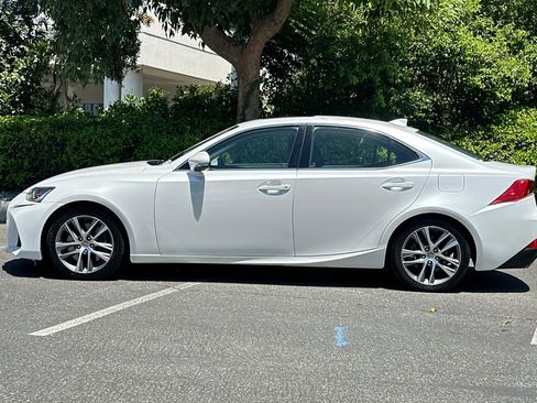 Used 2019 Lexus IS 300 RWD image 2