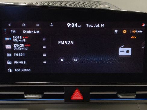 Used 2025 Hyundai Elantra Limited FWD image 25