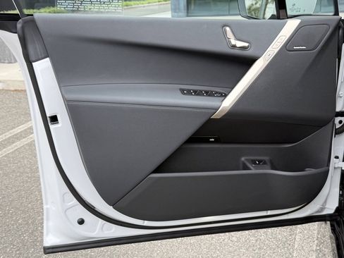 Used 2025 BMW iX xDrive50 image 19