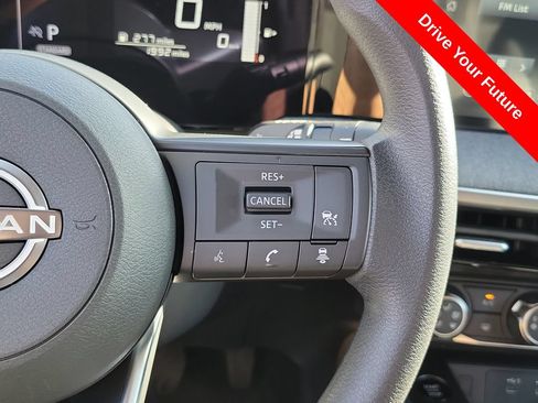 Used 2025 Nissan Kicks SV FWD image 6